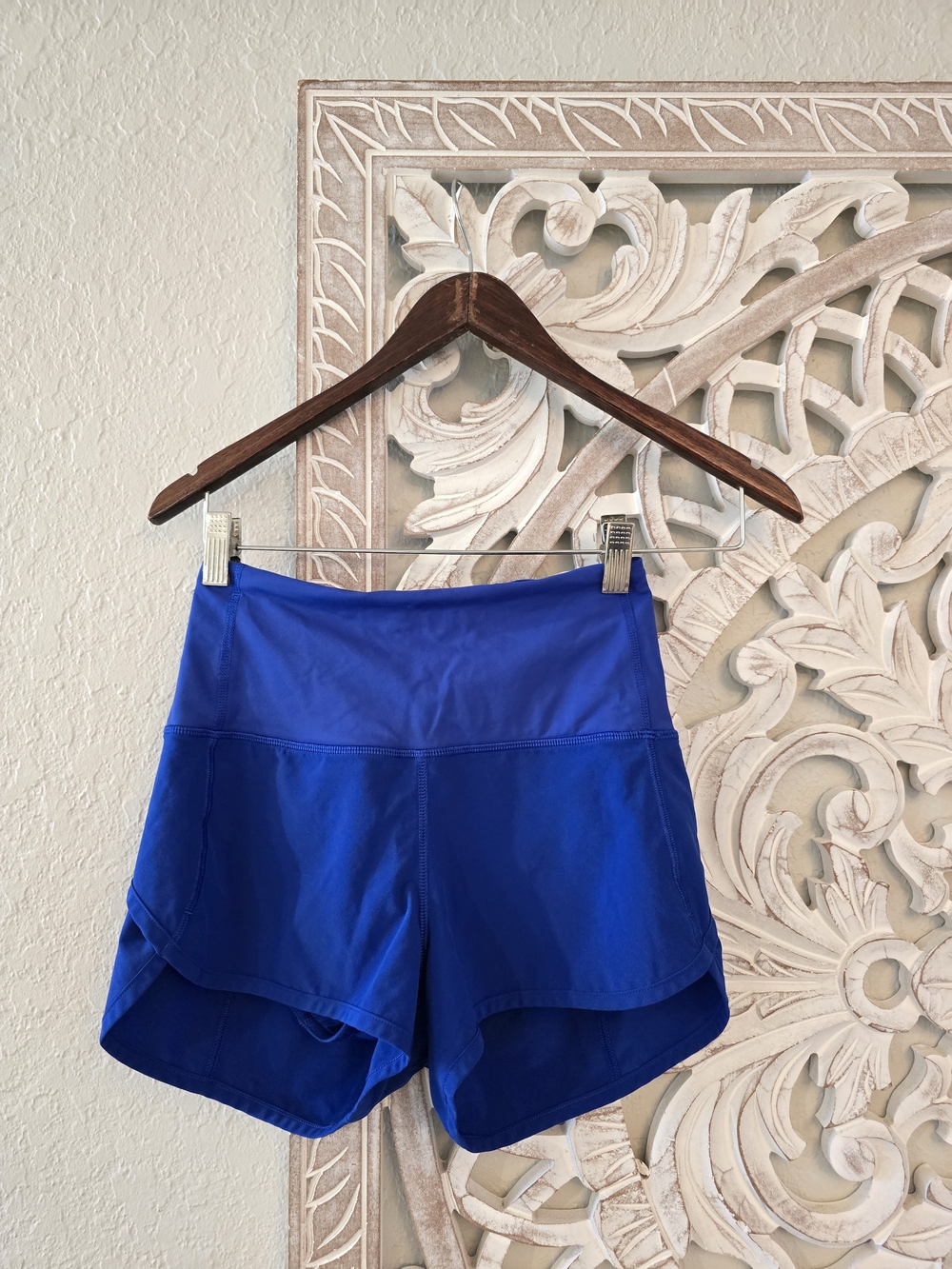 Lululemon Women's speed up poolside blue athletic Shorts Zip Pocket Gym Runing 2